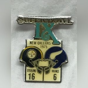 Vintage Super Bowl IX Pin Steelers Vikings 1975